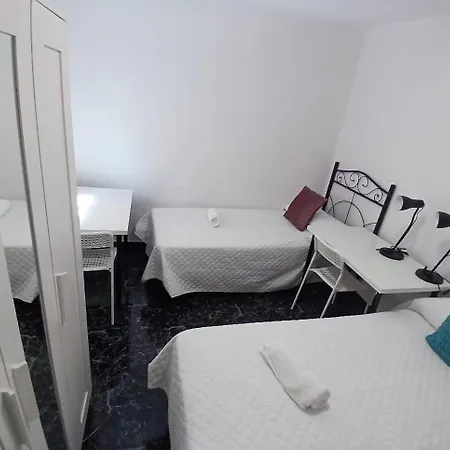 Budget And Lovely Macarena Apartment